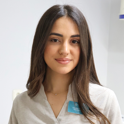 Claudia Álvarez, Higienista en Clínica Dental Peña